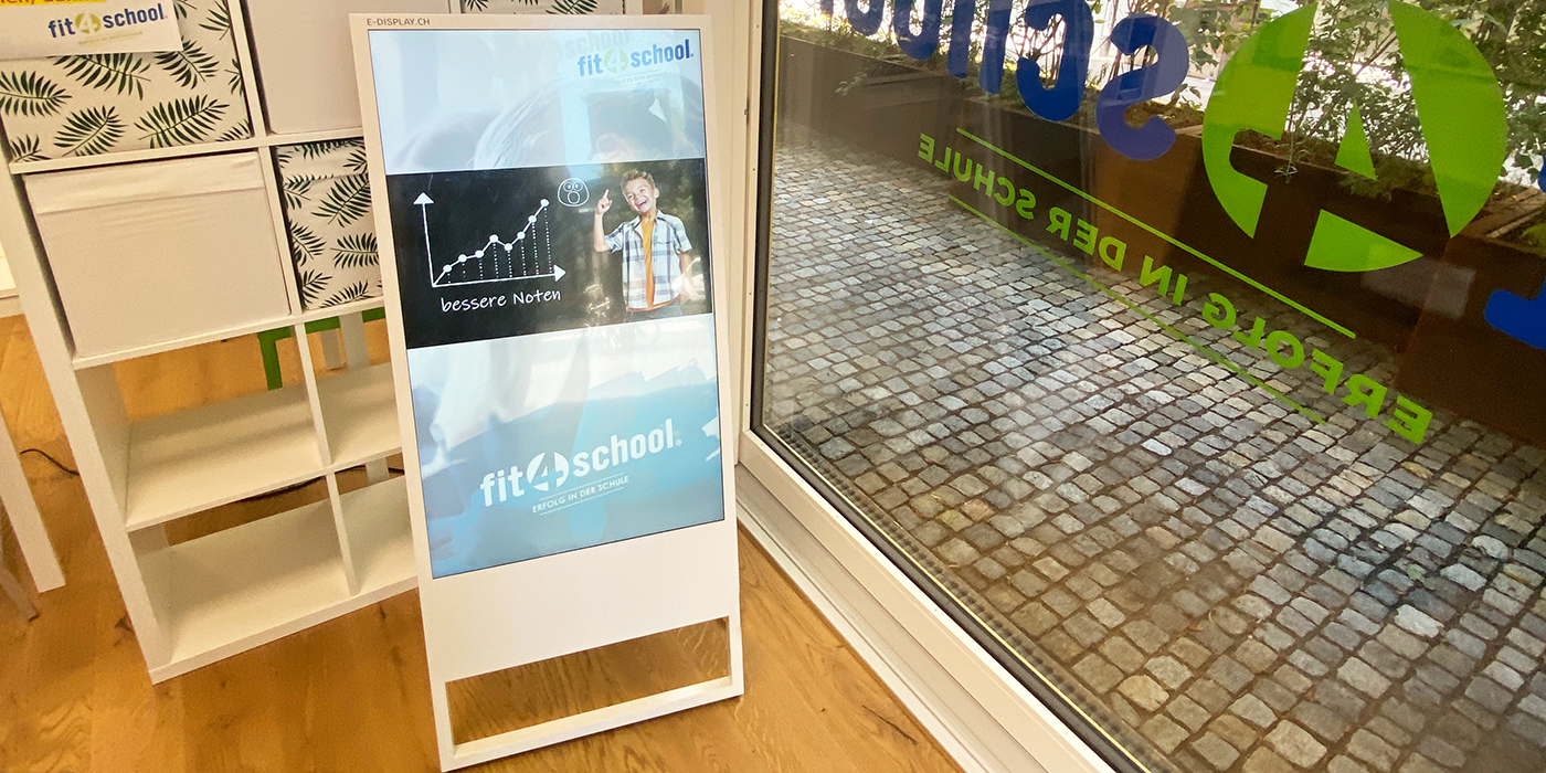 Digitaler Kundenstopper von e-display fit4school